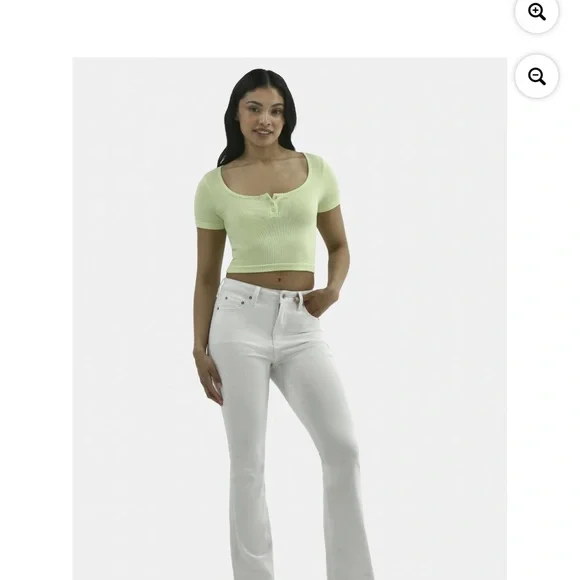 No Boundaries Light Green Ribbed Crop Top XS (0-2) - Picture 2 of 6